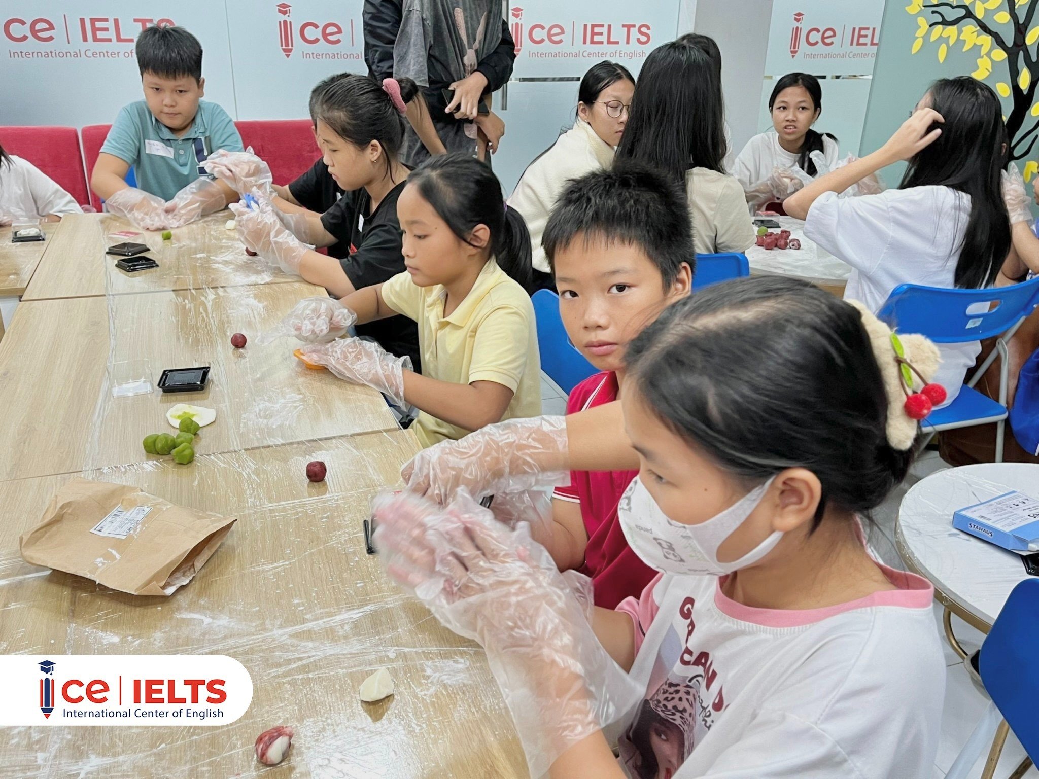 Sự kiện làm bánh Trung thu truyền thống tại ICE IELTS Ninh Bình